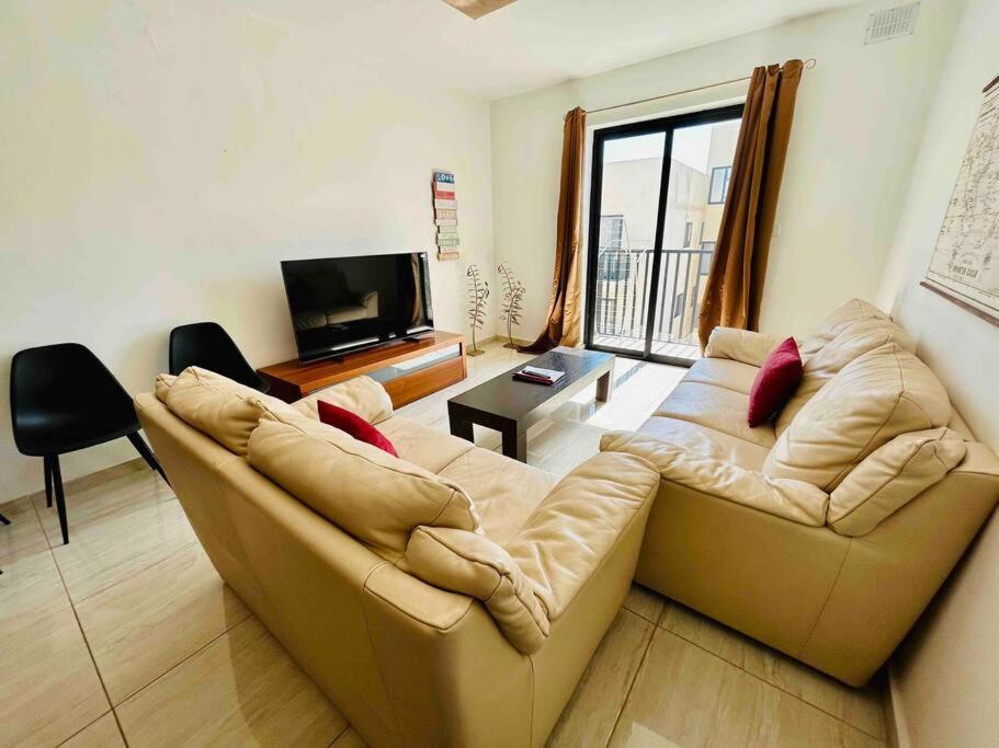 Duplex Whiskey 200m Away From The Sea And The Square