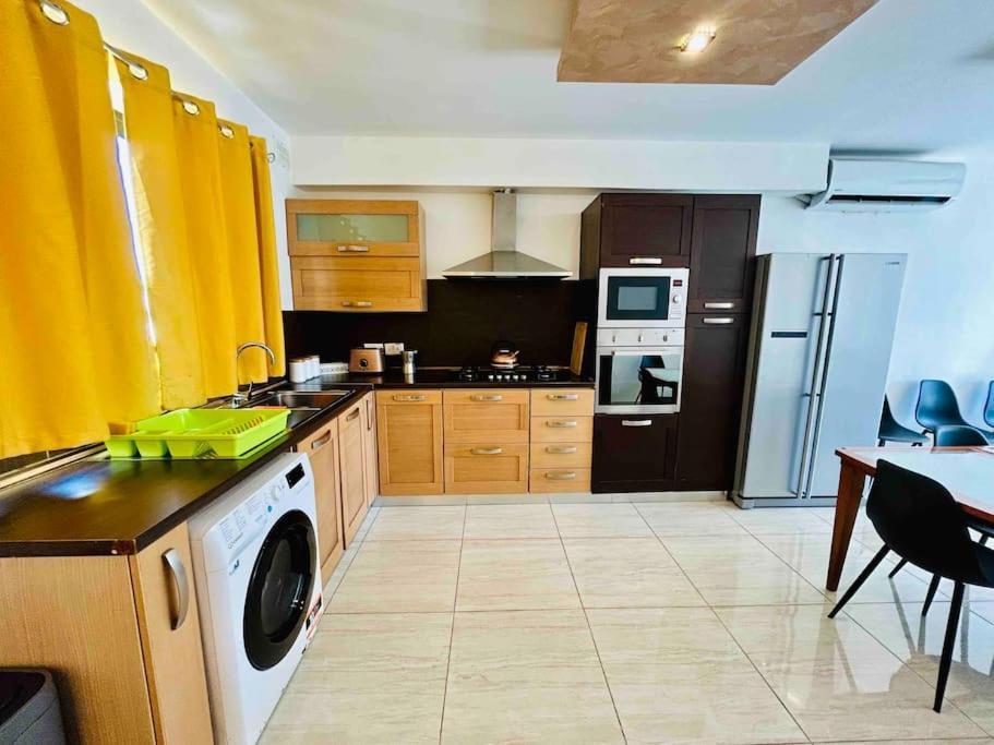 Duplex Whiskey 200m Away From The Sea And The Square Apartment St. Paul's Bay