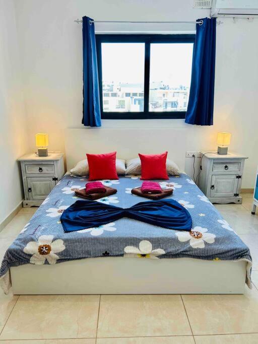Duplex Whiskey 200m Away From The Sea And The Square Apartment